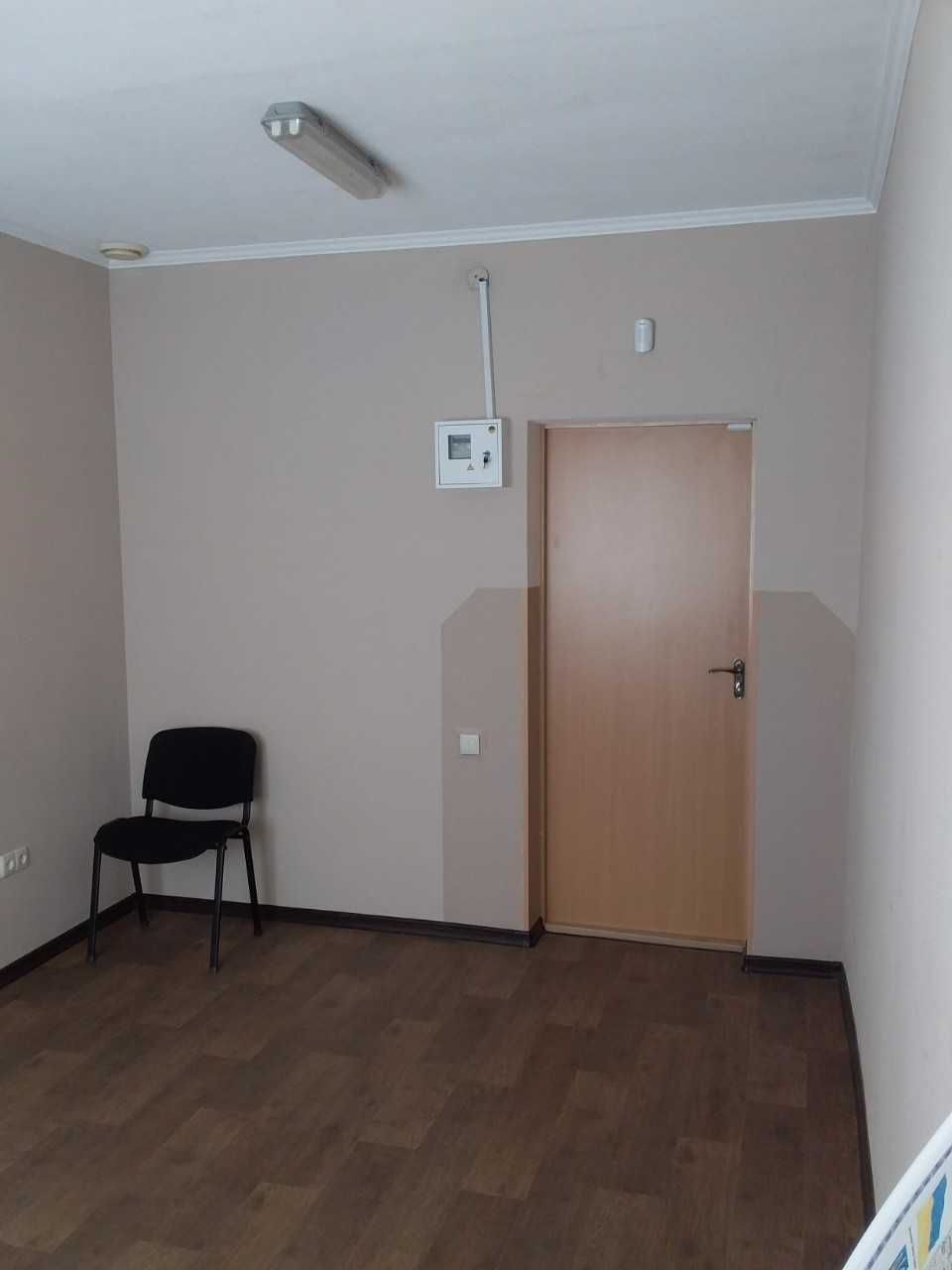 Сдаю кімнату під офіс в  центрі