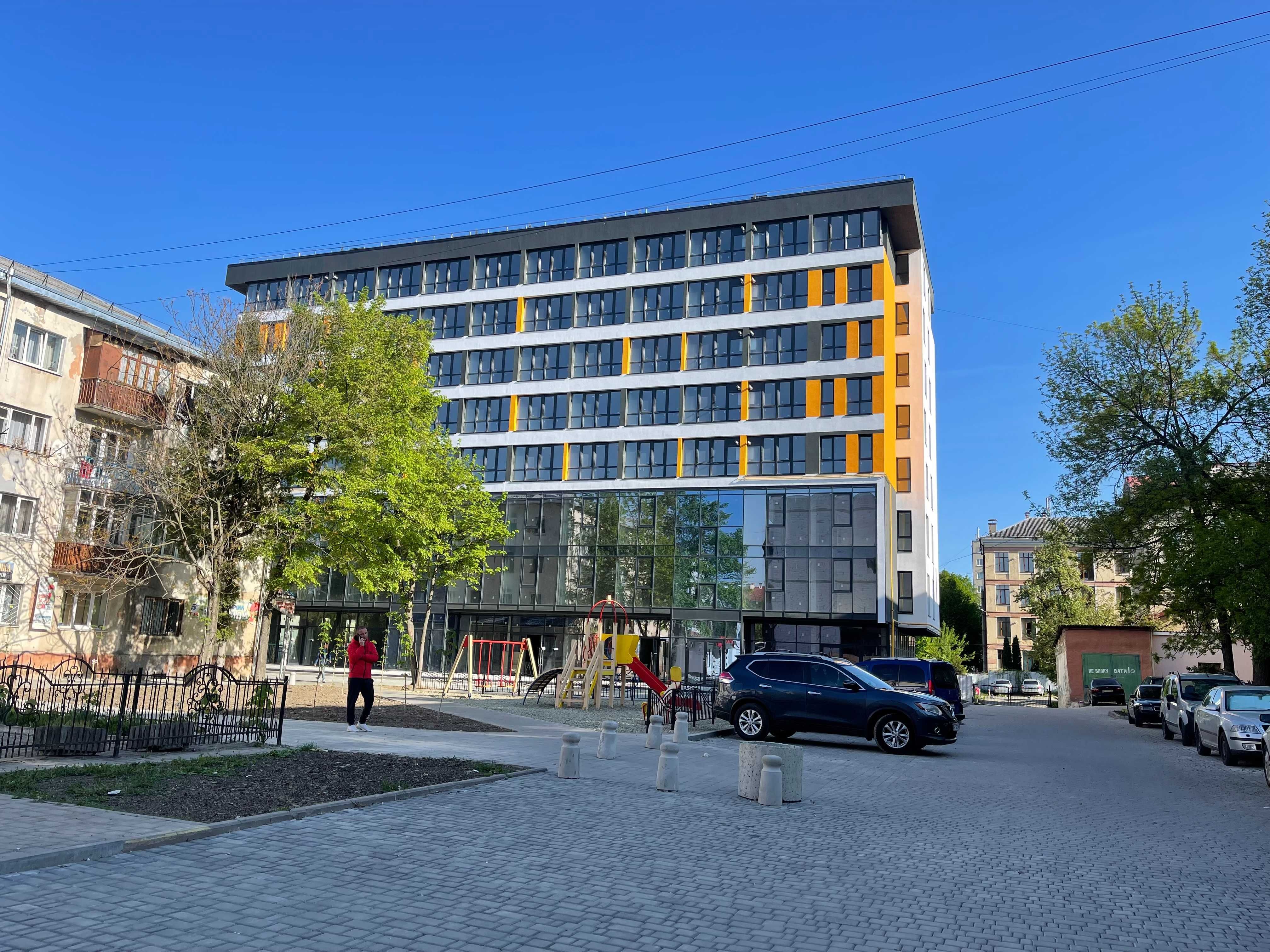 Центр міста, приміщення 153 кв.м., 1 поверх , р-н Галичанка, універмаг