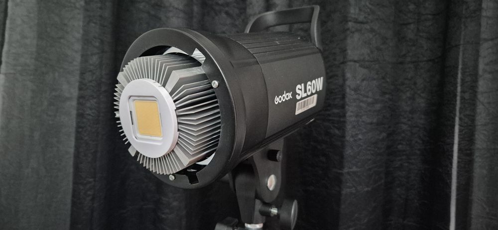 Luz de Vídeo Godox SL60W -