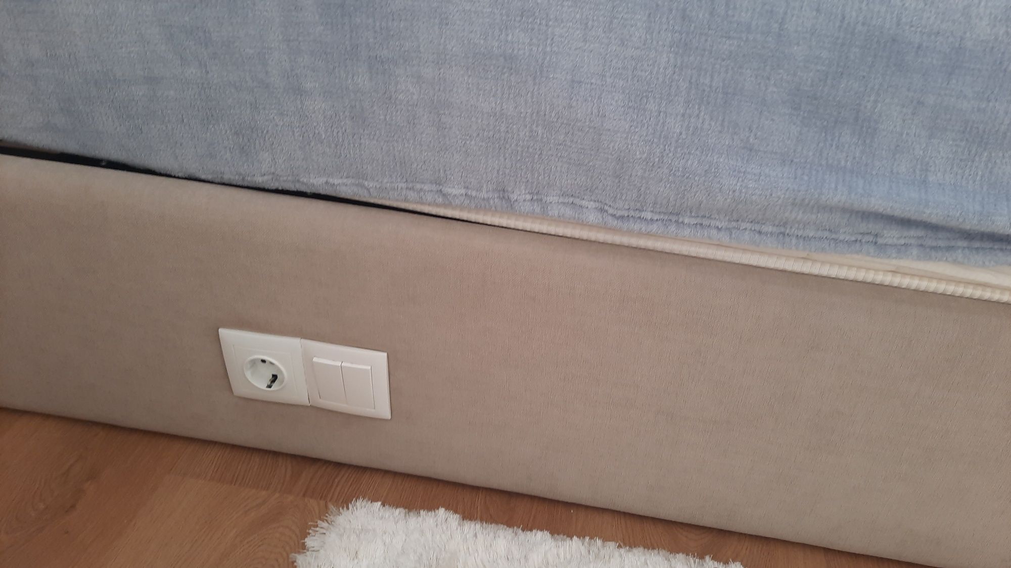 Cama de casal king moderna