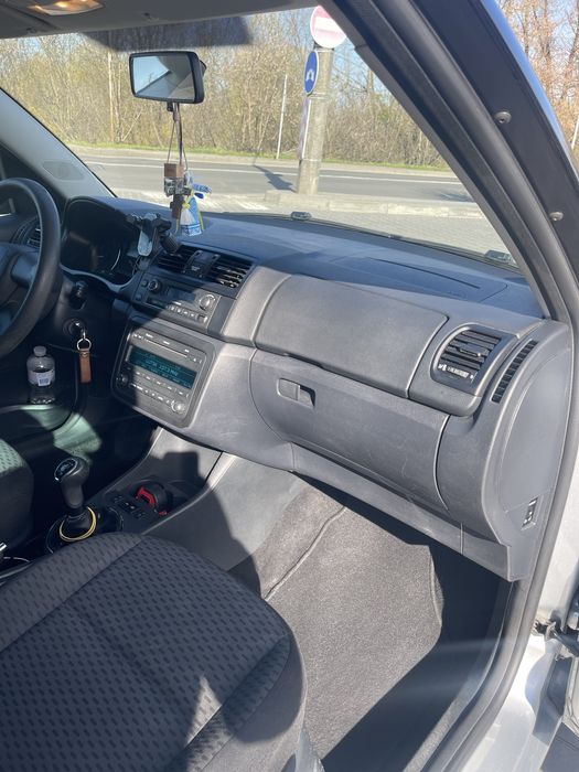 Автомобіль skoda roomster