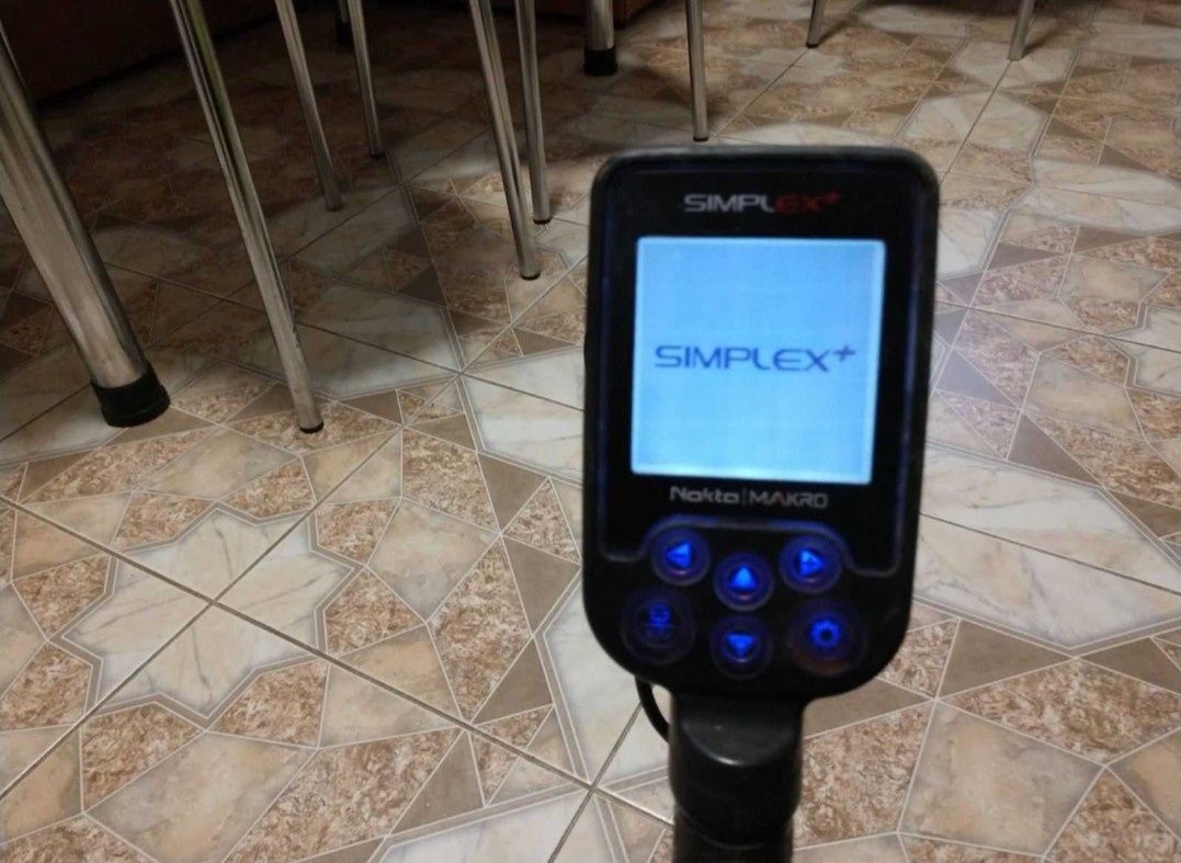 Металошукач Nokta Makro simplex plus металлоискатель металлодетектор