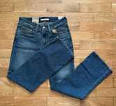 Jeansy Levi's straight.
