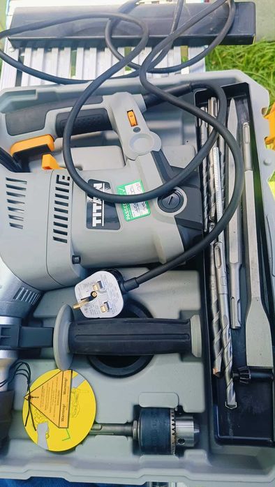 Młotowiertarka Wiertarka Elektryczna SDS Plus Titan TTB631SDS C2