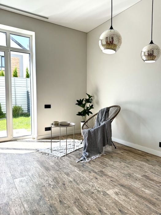 таунхаус з НОВЕСЕНЬКИМ  ремонтом в зручній локації