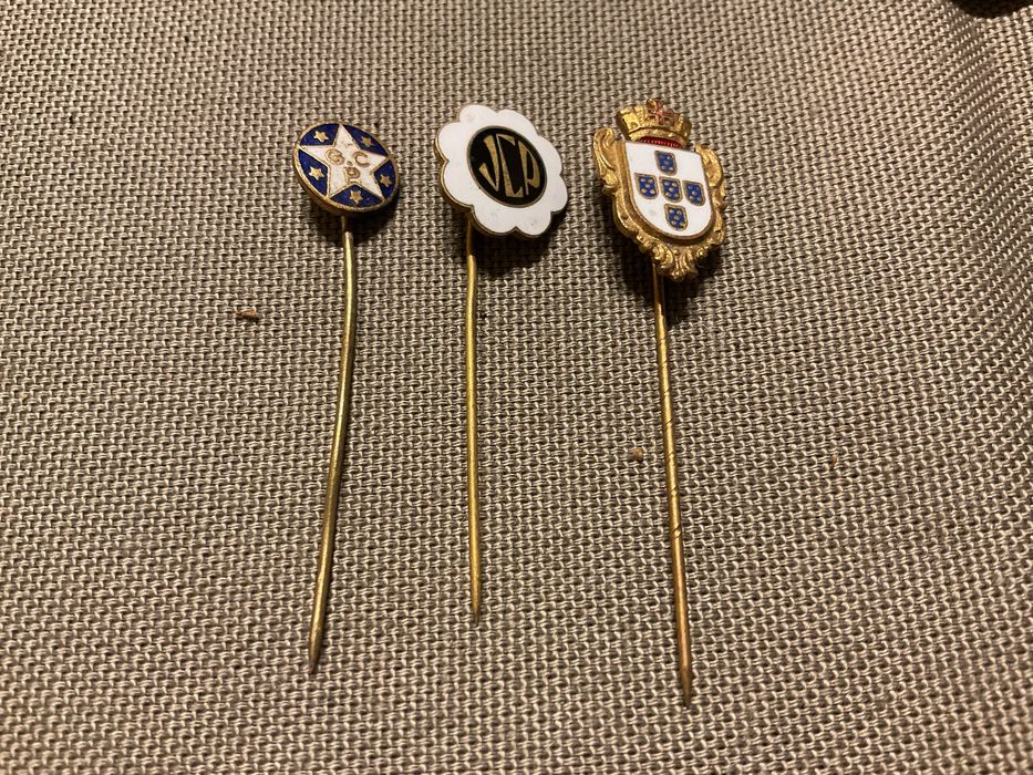 Tres pins / alfinetes de desporto