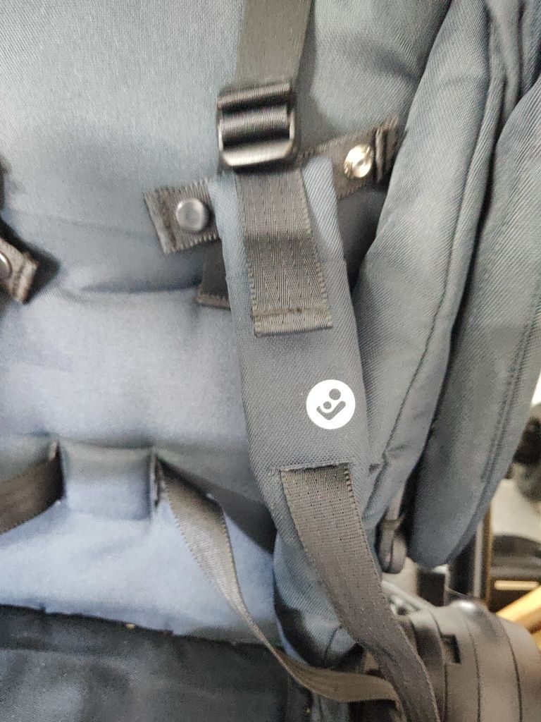 Maxi-Cosi Carrinho de Passeio Street Plus + alcofa – Essential