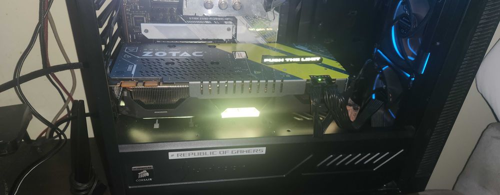 ZOTAC Ge Force® GTX 1070 AMP Extreme Core +2 dyski SSD-120G i 256G