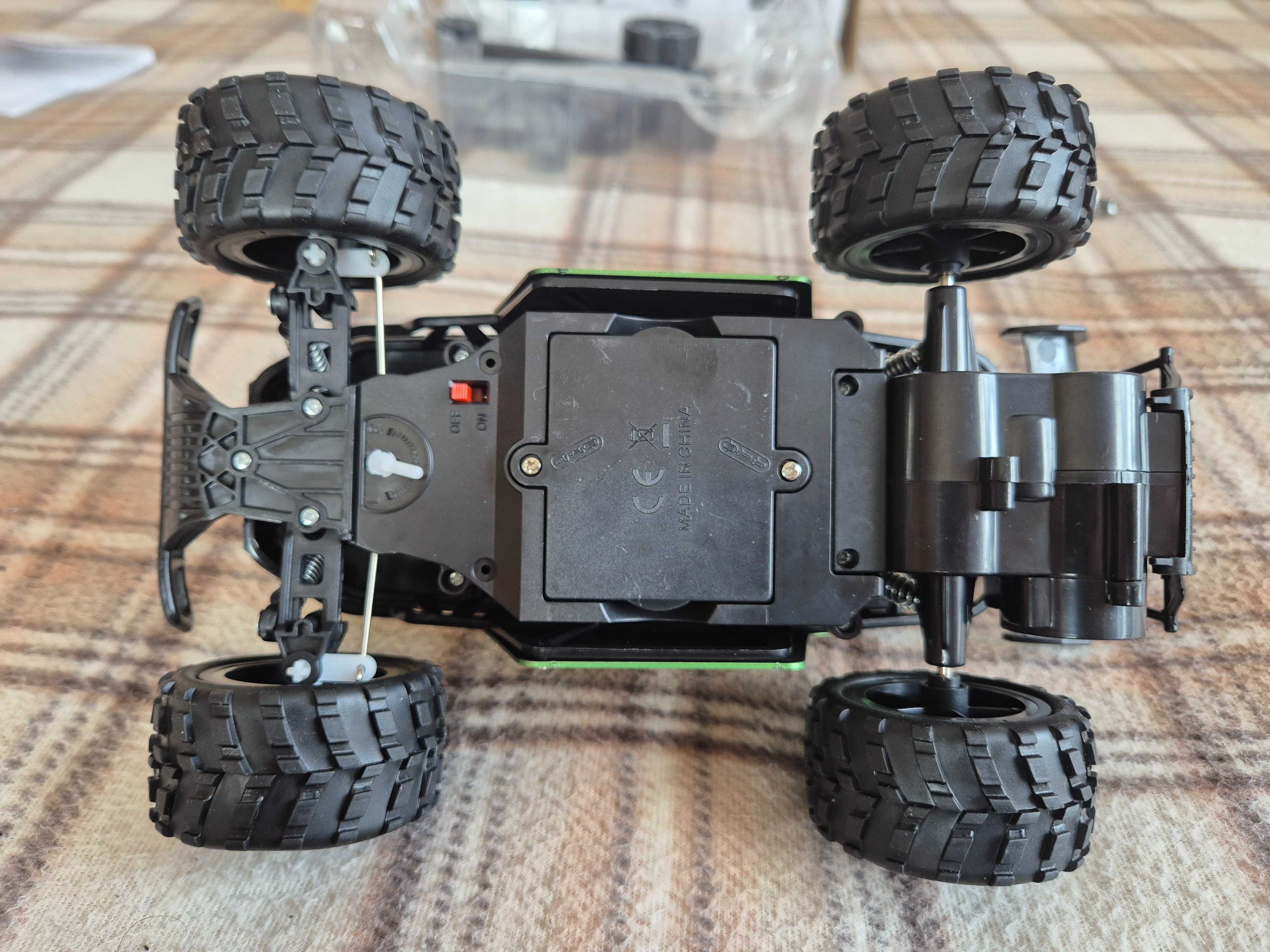 FPV Машинка на радіокеруванні RWD FPV C050 14.5 см Баггі з камерою