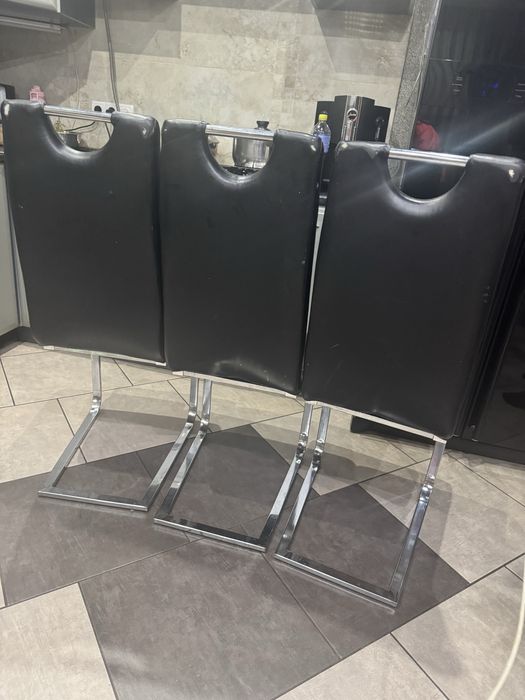 Продам стільці кухонні під перешивку