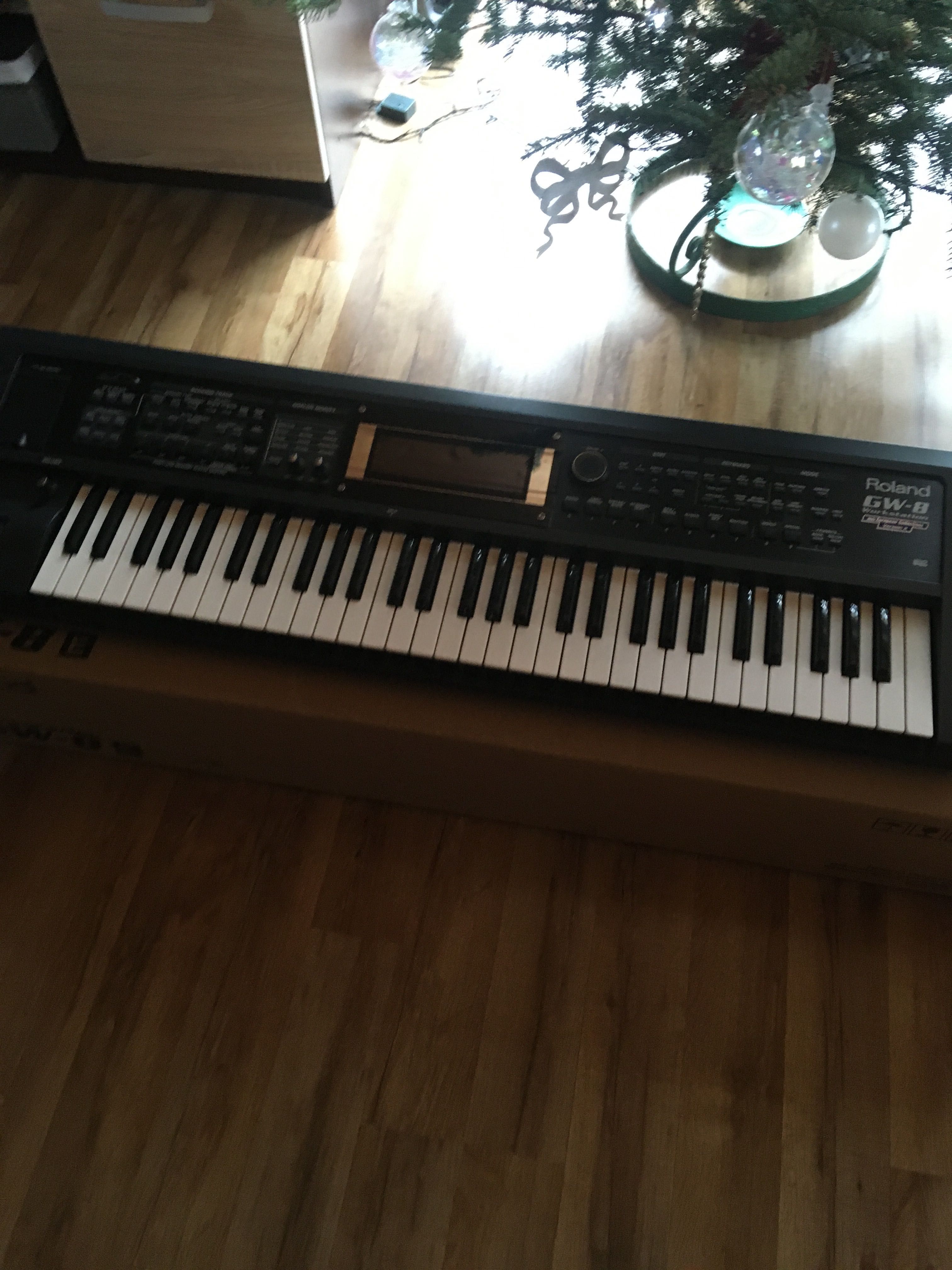 Roland GW 8 syntezator- keybord