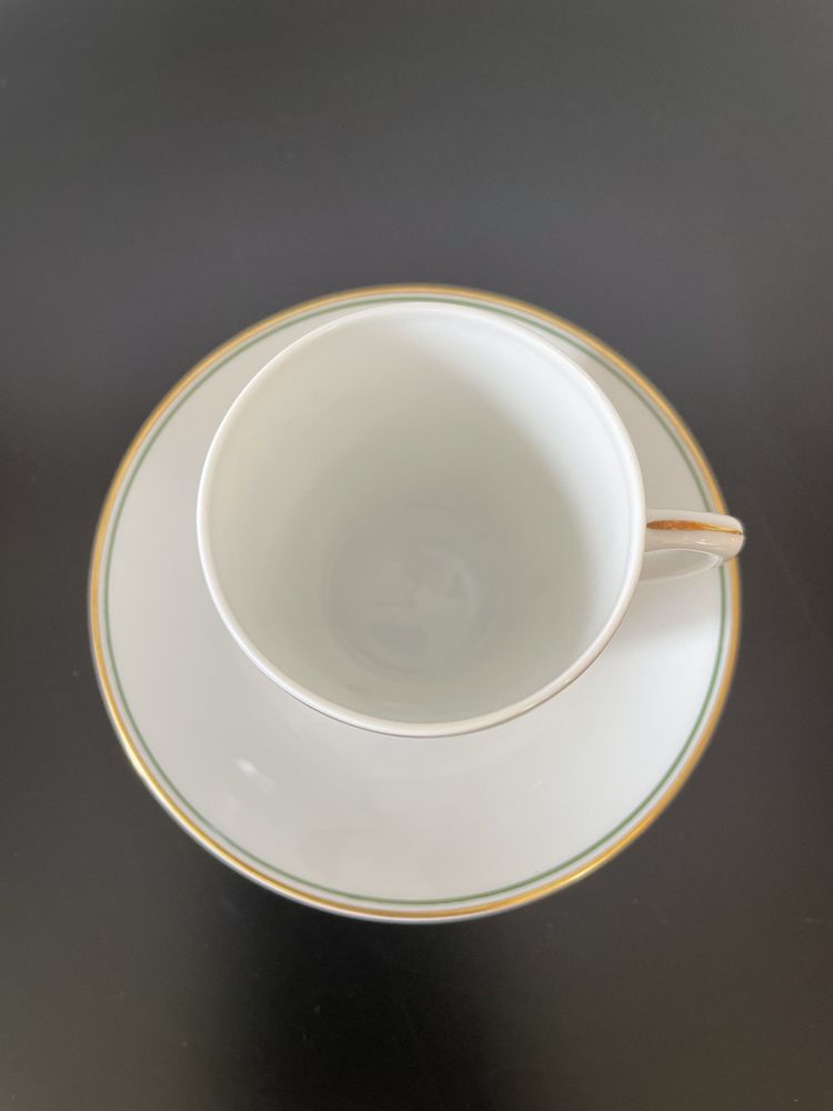 Vista Alegre porcelana chávena “T” e aneleira “C”