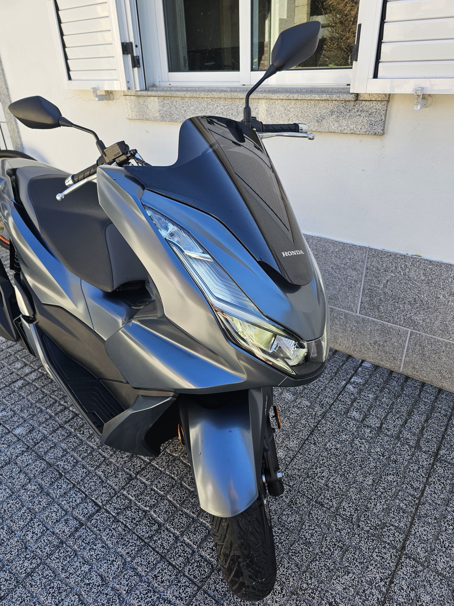 Honda PCX só com 6500kms