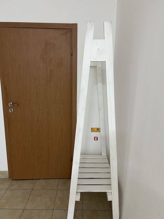 Вішалка для одягу