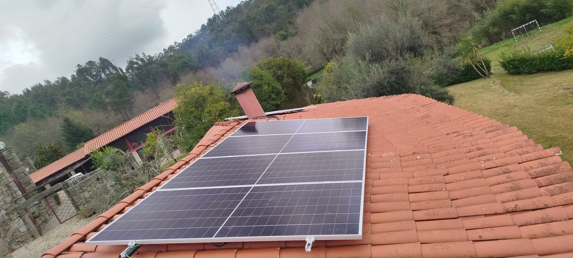 Instalações e. Reparos de painéis fotovoltaicos