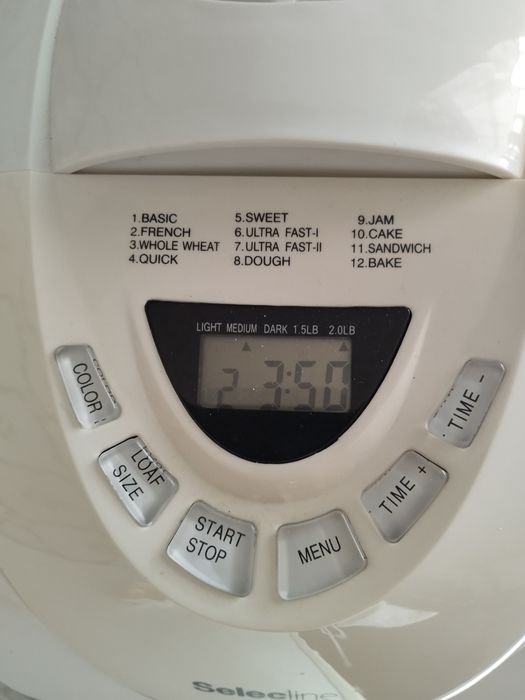 Máquina de fazer pão nova