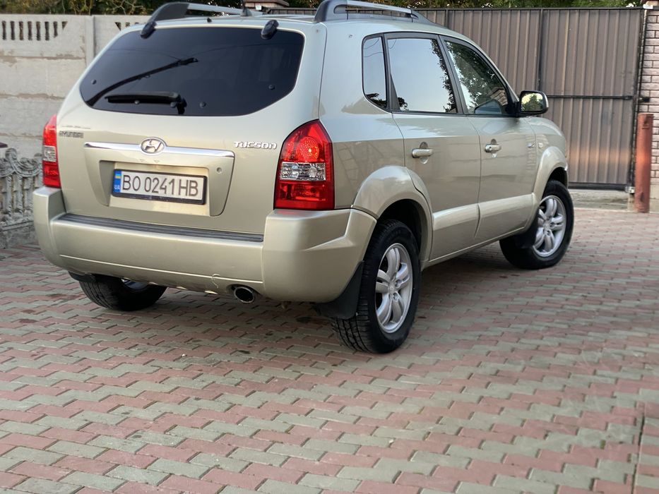Продам хюндай туксон в збереженому стані!!!