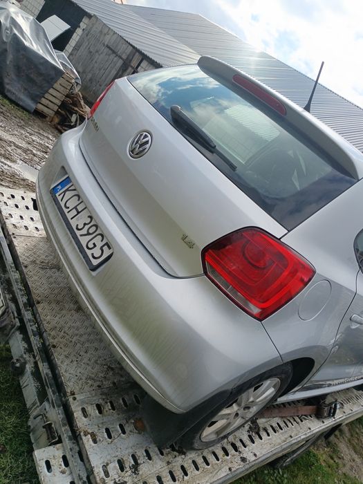 Klapa tylna VW polo 6r kapletna srebrna la7w