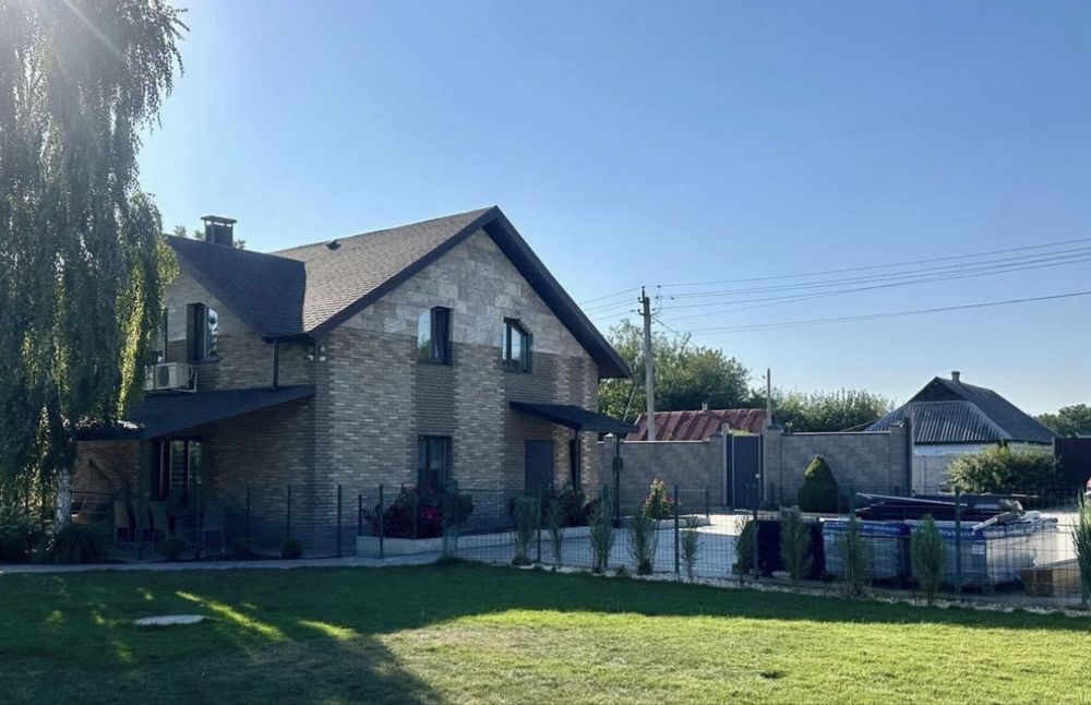 Будинок в Центрі Обухівки Укомплектований!