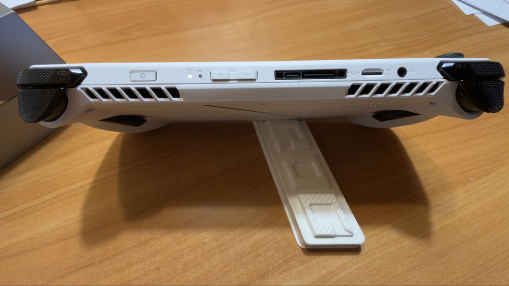 ASUS ROG Ally Z1 Extreme – 1TB SSD