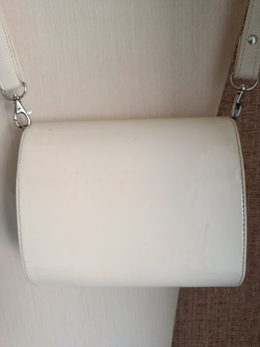 Продам женскую сумку.