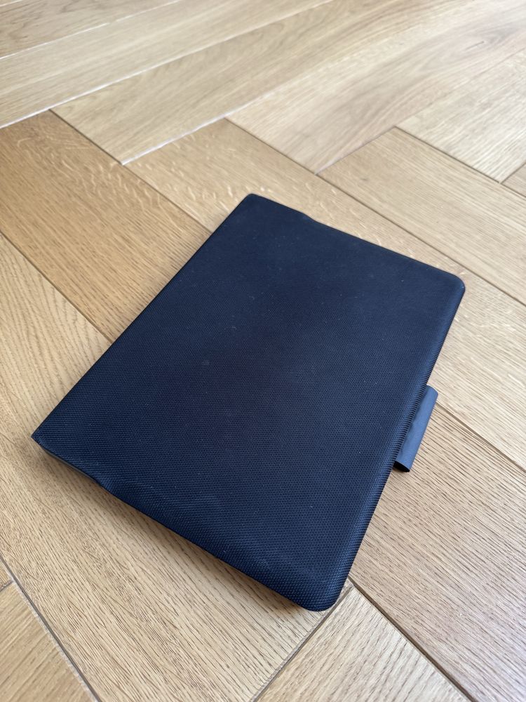 Apple iPad 5th 9,7’’ A1823 Cellular Silver + Klawiatura Logi
