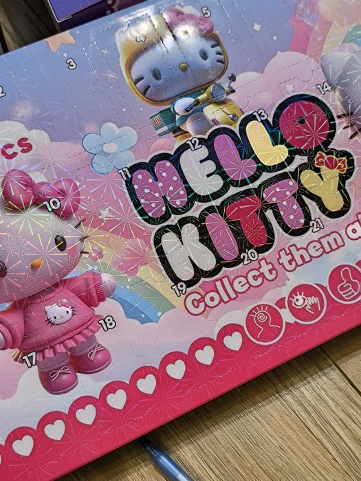 Śliczne figurki adwentowe hello kitty