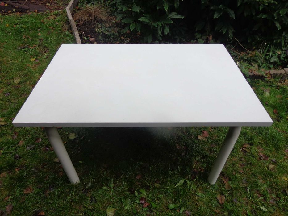 Stół kuchenny biały