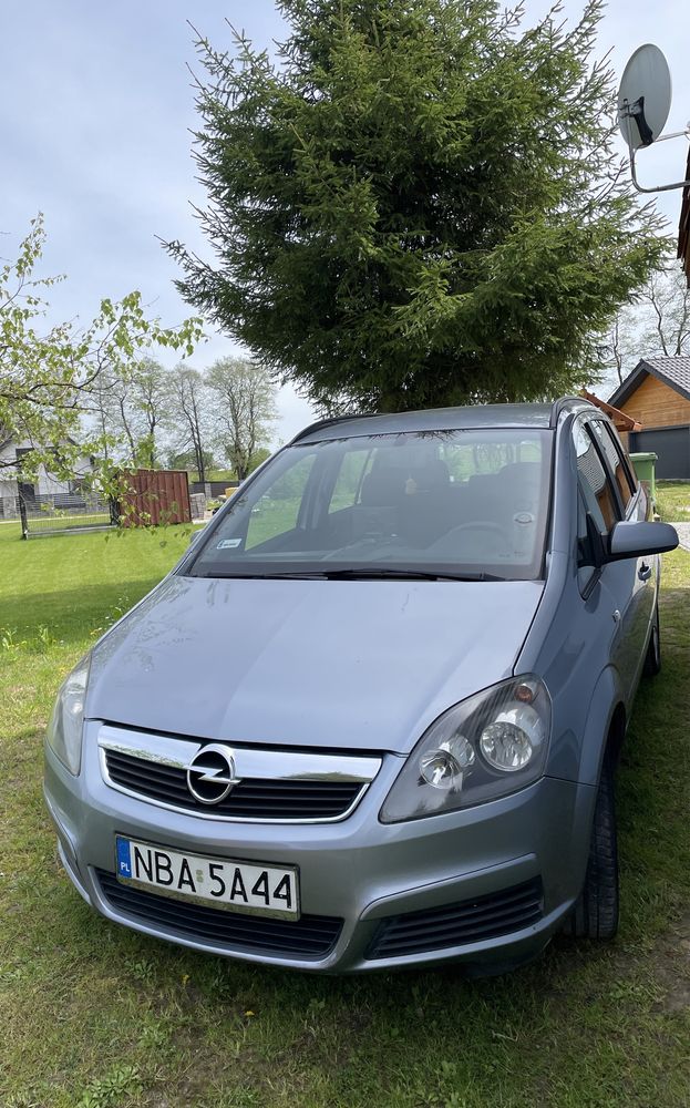 Opel Zafira B - 7 osobowy + dodatowo drugi komplet kół zimowych