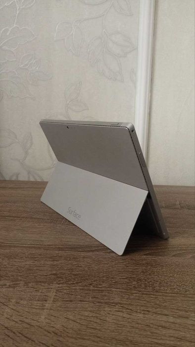 Microsoft Surface Pro 3 4Gb+128Gb core i5 (4300U) Win 10