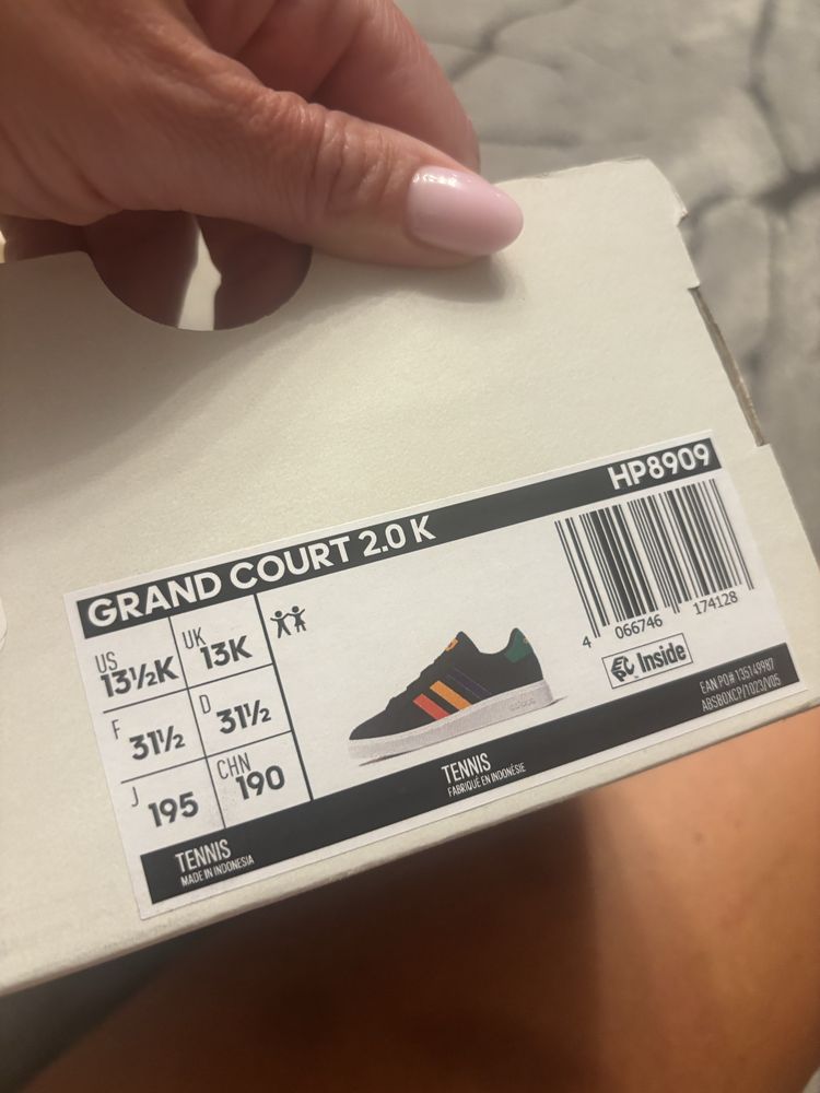 Buty  Adidas nowe w pudelku rozmiar 31,5 wkladka 19.5cm