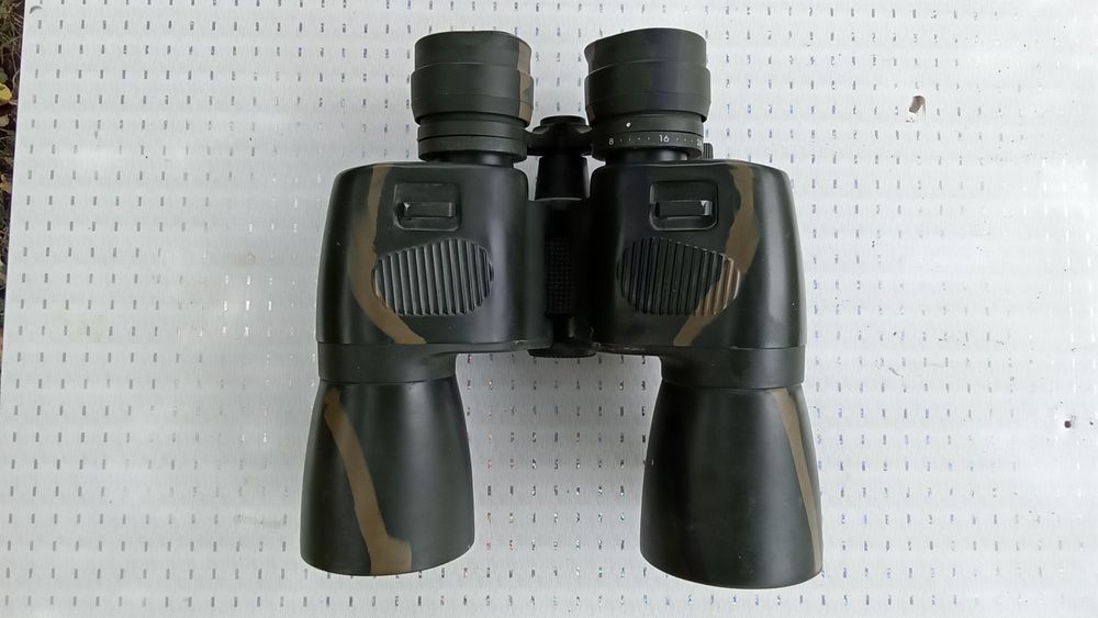 Бинокль BRAVIS 8-24x50 в хорошем состоянии