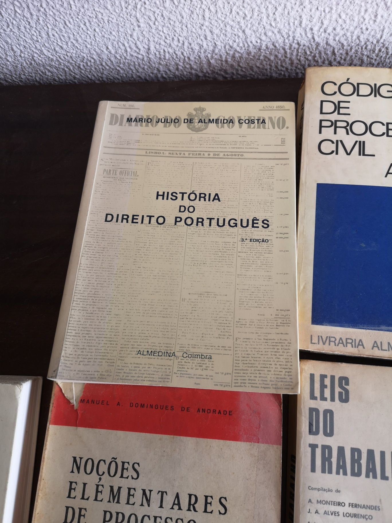 Livros código civil dicionário lei de trabalho etc