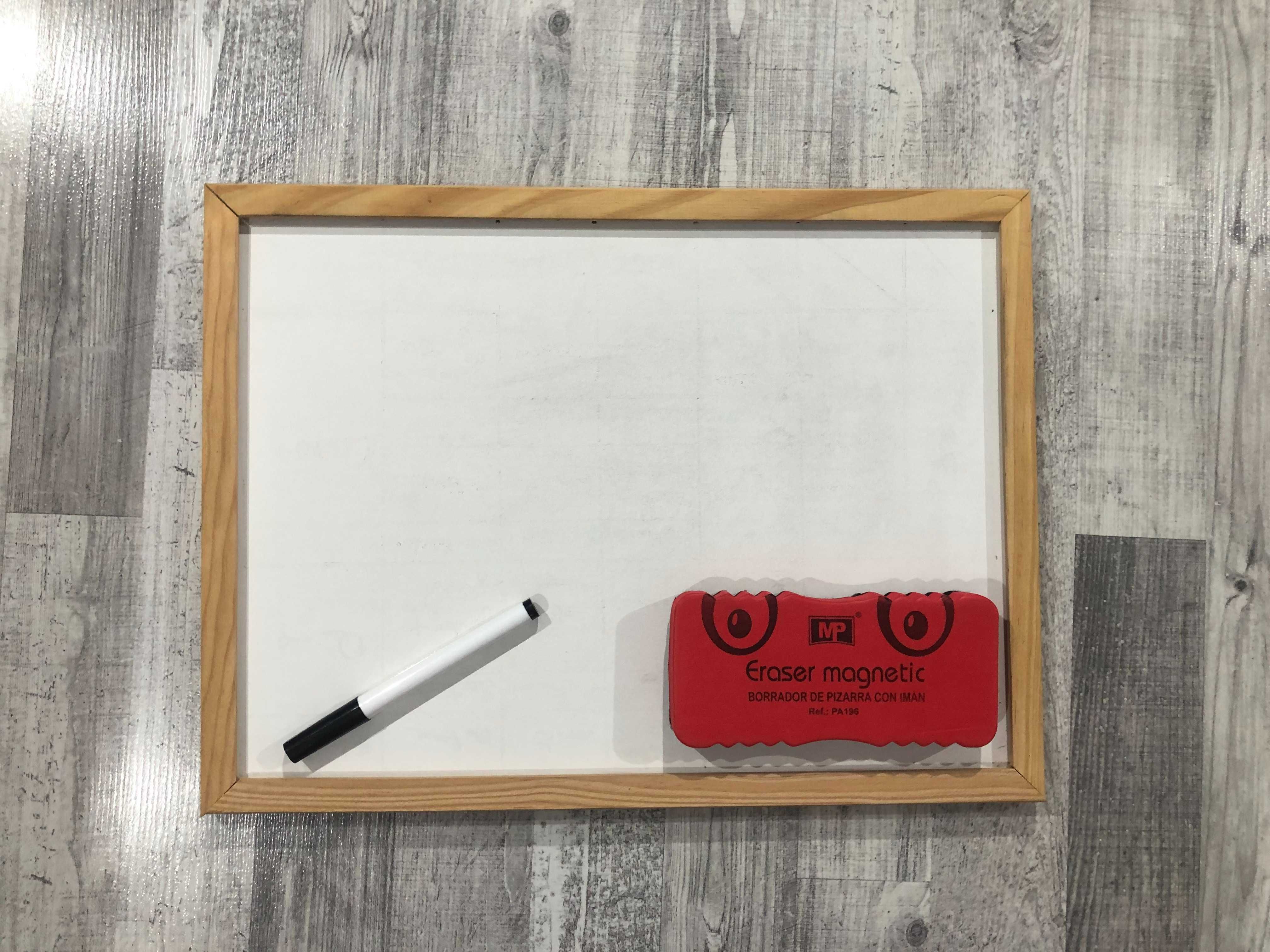 Quadro de caneta (40x30 cm) + Caneta + Apagador