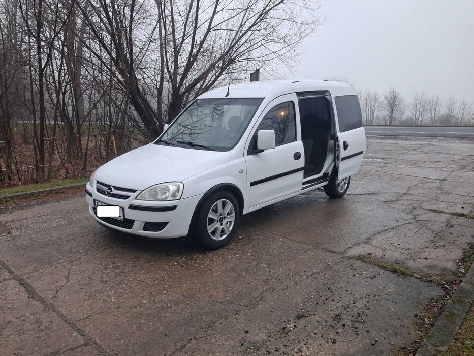 Opel Combo Lift 1,4  2009r 2x Boczne drzwi , klimatyzacja.