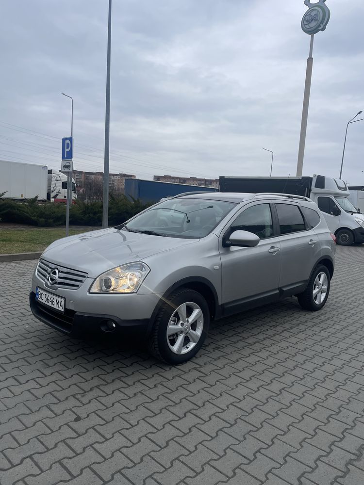 Nisan Qashqai+2 у хорошомц стані