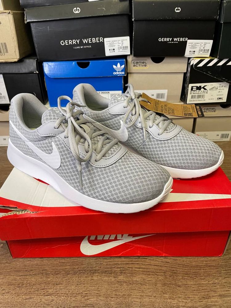 Кросівки Nike Tanjun, Оригінал!!! Розмір 40,5.