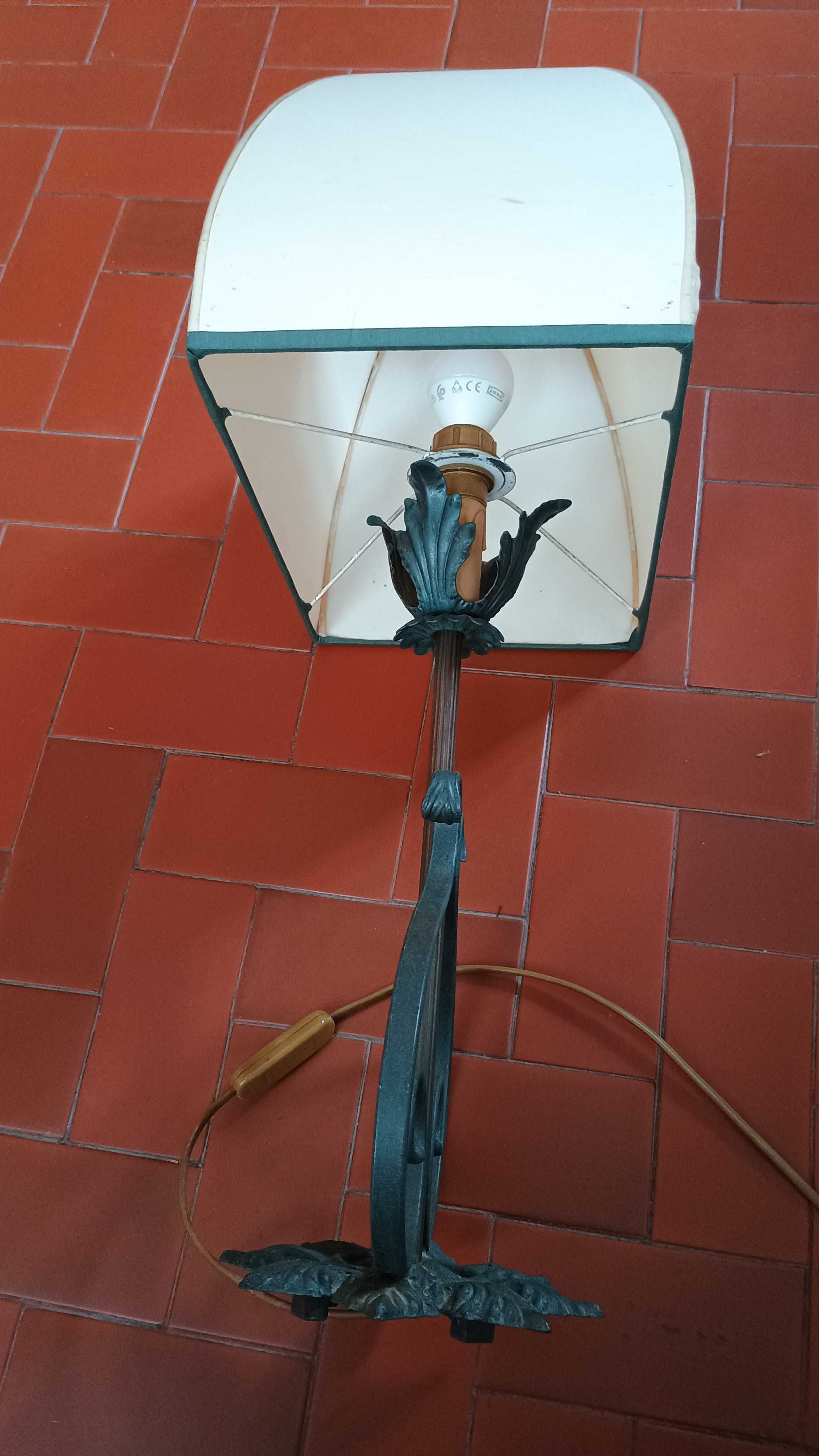 Candeeiros de mesa