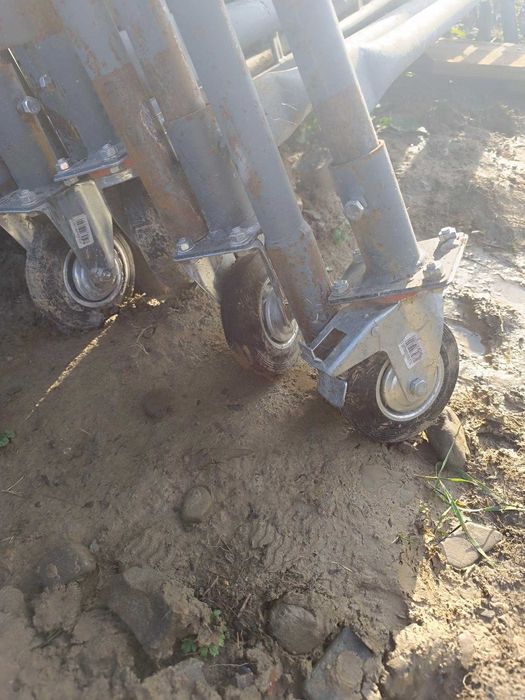 Rusztowanie warszawskie 12 ramek + kółka