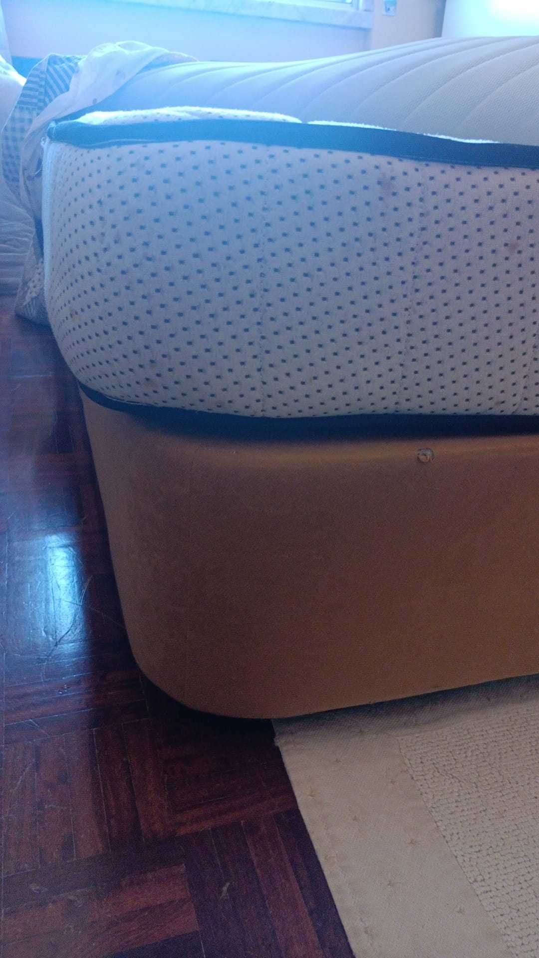 Cama Sommier e Colchão