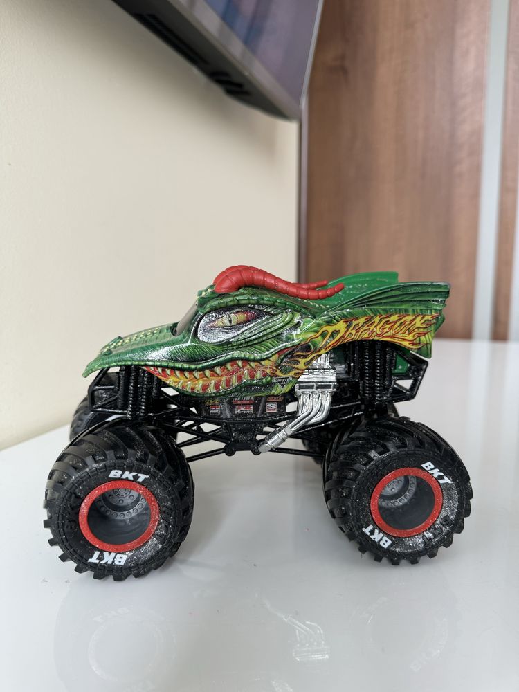 Машинка Monster Jam Dragon