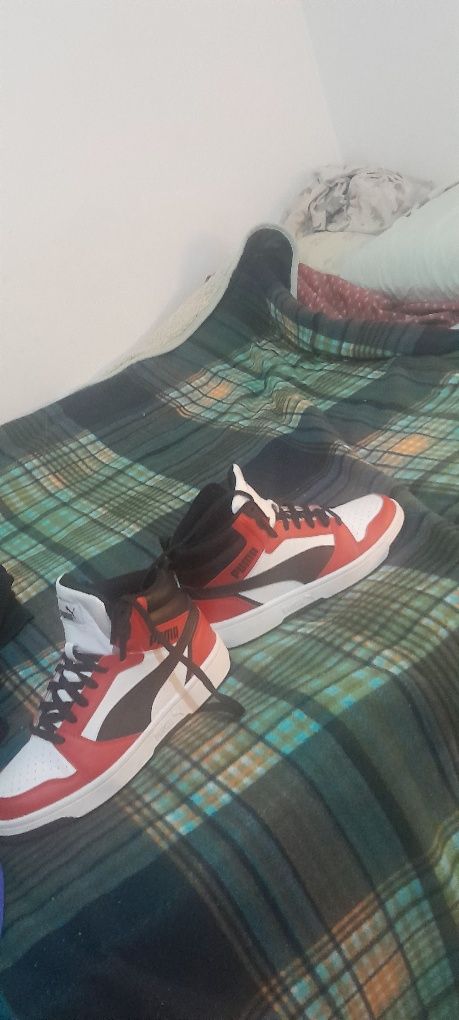 Sapatos puma com caixa