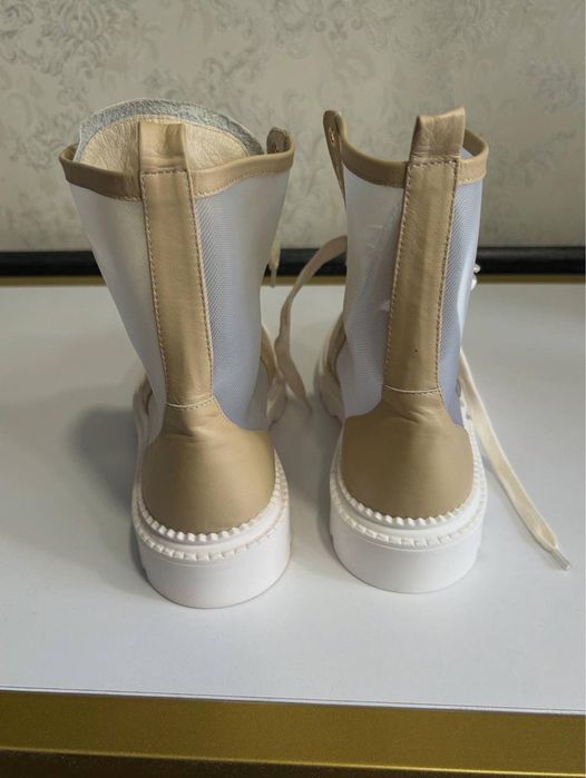 Нові легкі ботінки Helena Soretti. Італія.