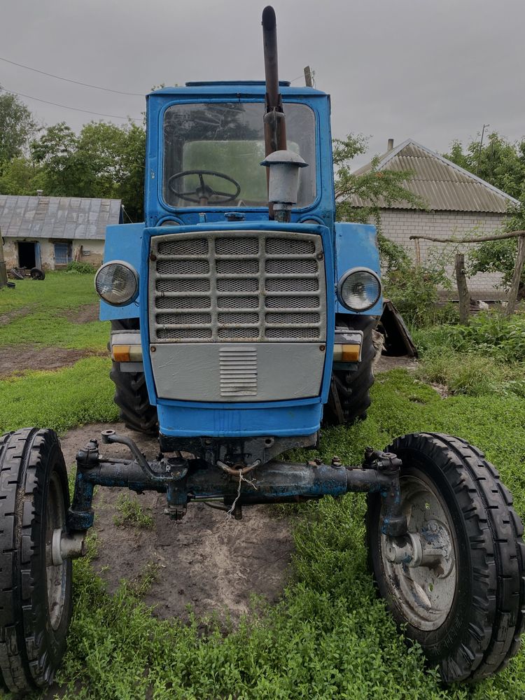 Продам трактор ЮМЗ з двохкорпусним плугом