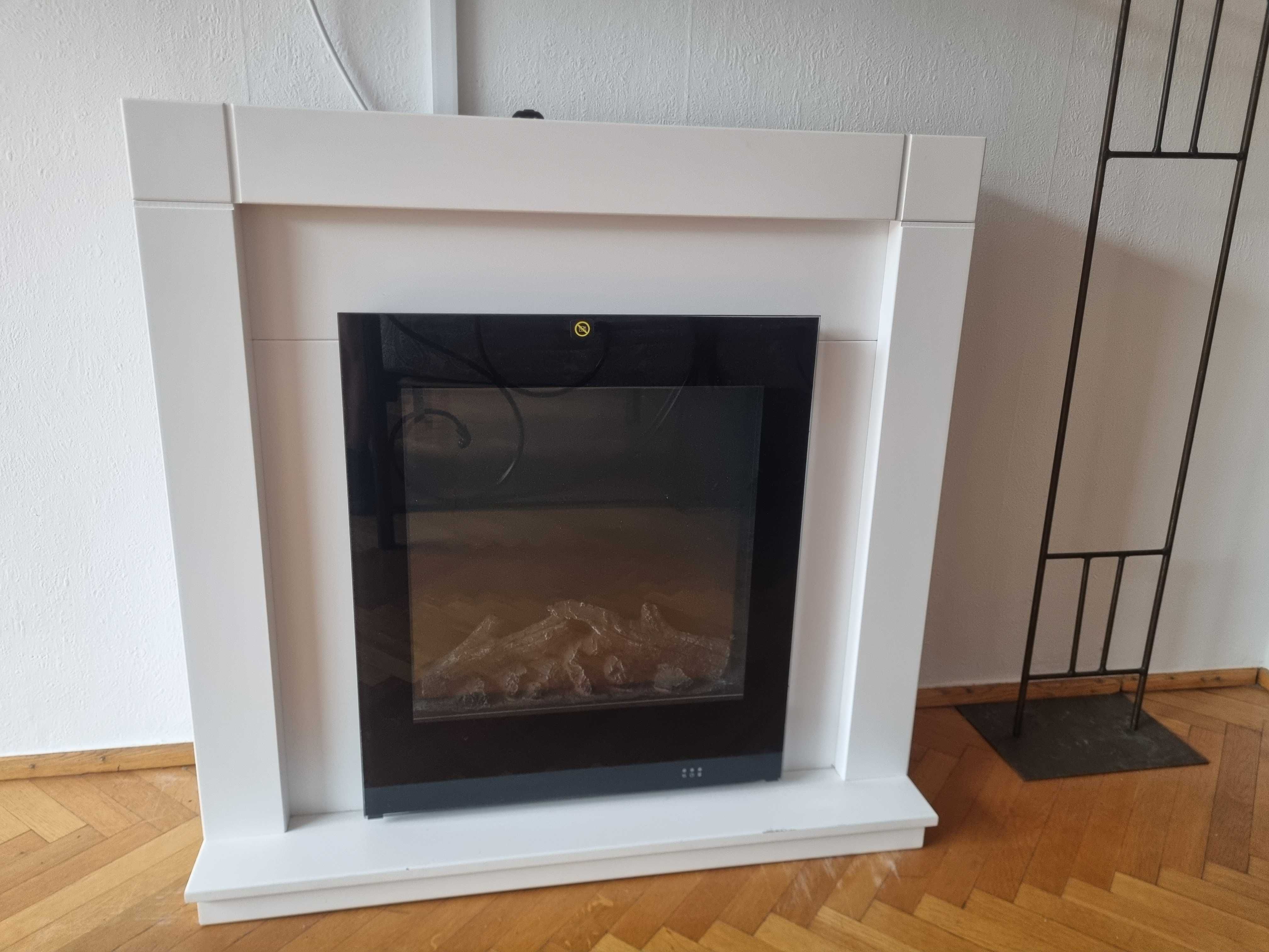 Kominek elektryczny LED dekoracyjny biały - efekt płomienia