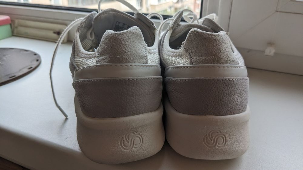 Супровід Кеди жіночі  на 39 розмір Clarks