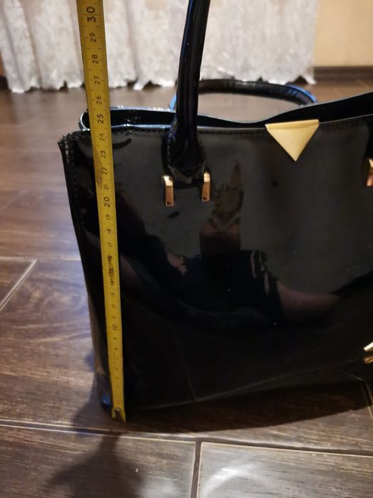 Лаковая женская сумка