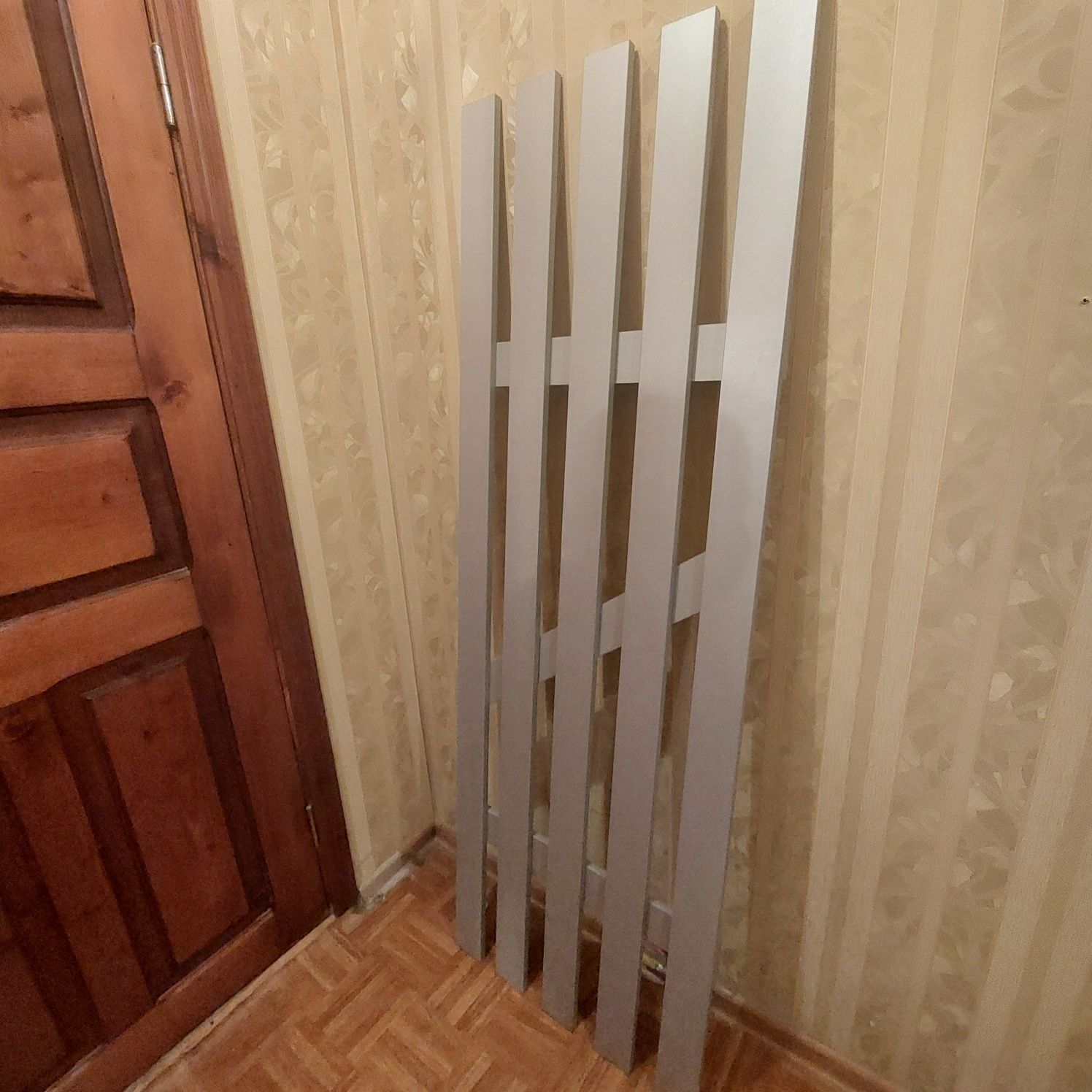 Вішалка настінна