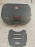 Top case Givi para dois capacetes