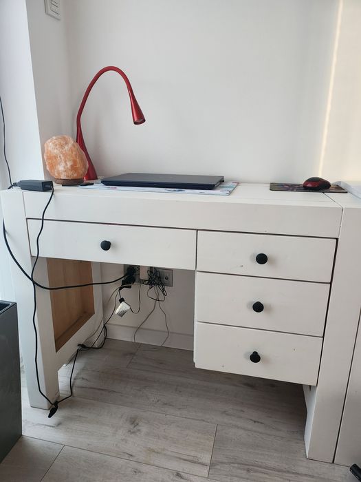 Biurko/ toaletka drewniana